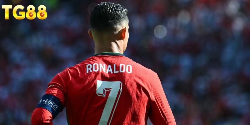 Hợp tác cùng CR7 để phát triển mạnh hơn